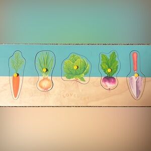 Lovevery Community Garden Puzzle
Gently used and in perfect condition.